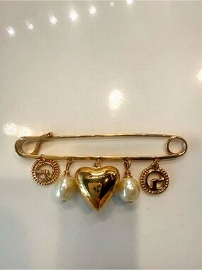 Vintage St. John Gold Tone Heart Faux Pearl Kilt Safety Pin Brooch